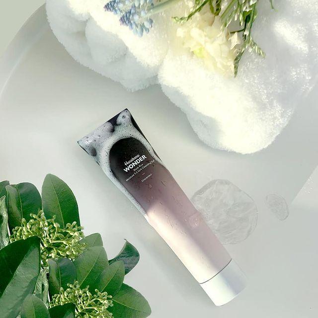 Black Rice Moisture 5.5 Soft Cleansing Gel Mini (20ml) - Image 2