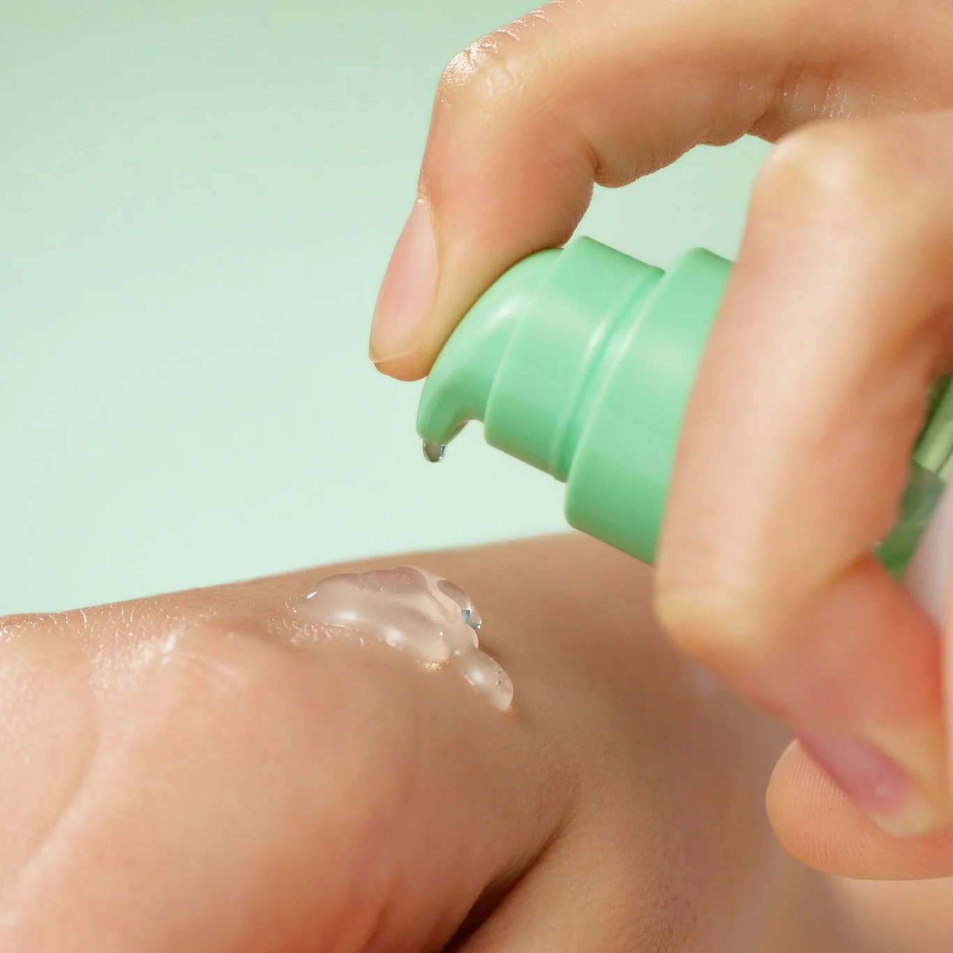 Wonder Releaf Centella Serum Unscented (60ml) - Image 4